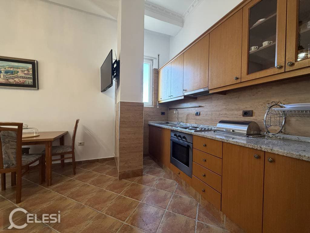 Apartament 1+1 me qira, Blloku Ambasadave — foto 3