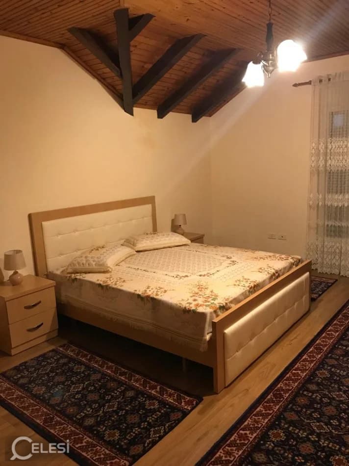 Vilë me qira, Xhamlliku — foto 2