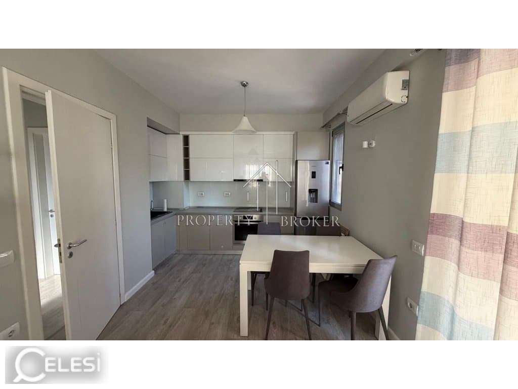 Apartament me qira, Liqeni thate — foto 2