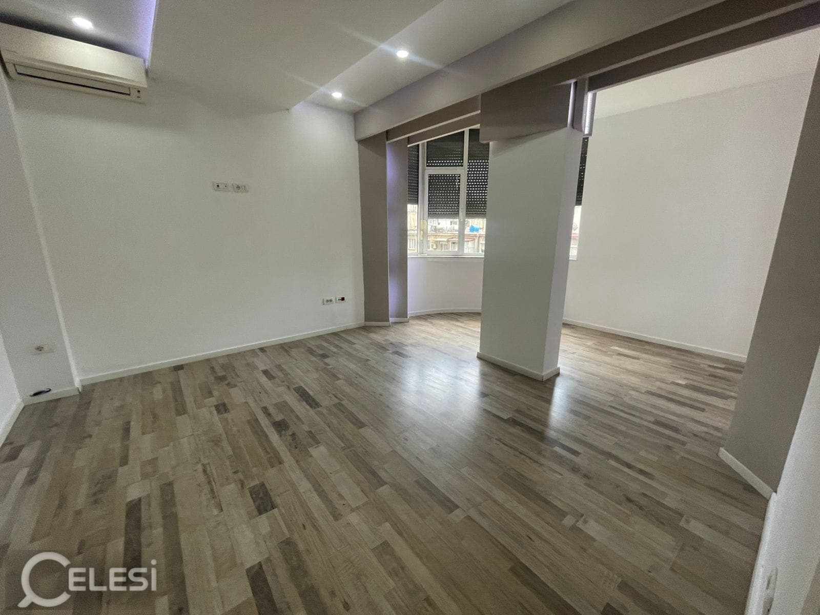 Zyrë me qira, Sheshi Willson — foto 3
