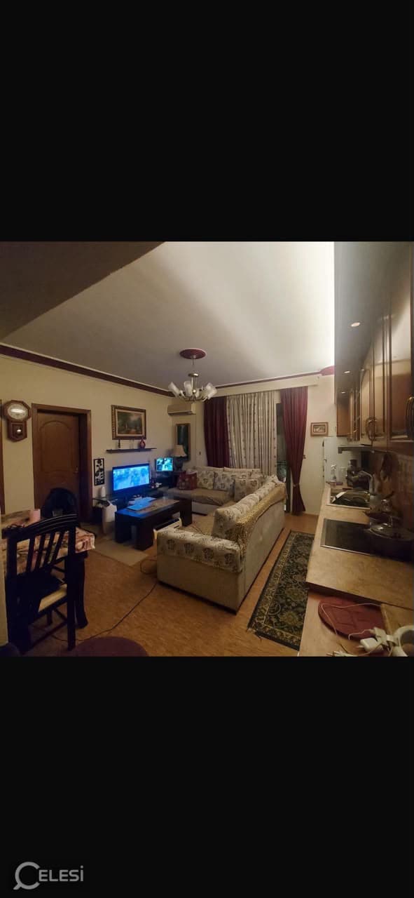 Vilë me qira, Kombinat — foto 2