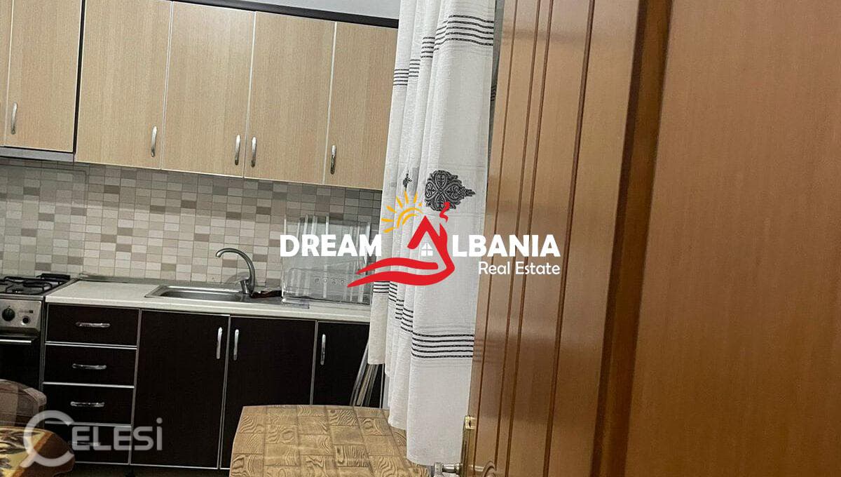 Vilë me qira, 5 Maji — foto 3