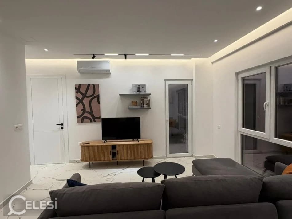 Apartament me qira, Zogu i Zi — foto 2