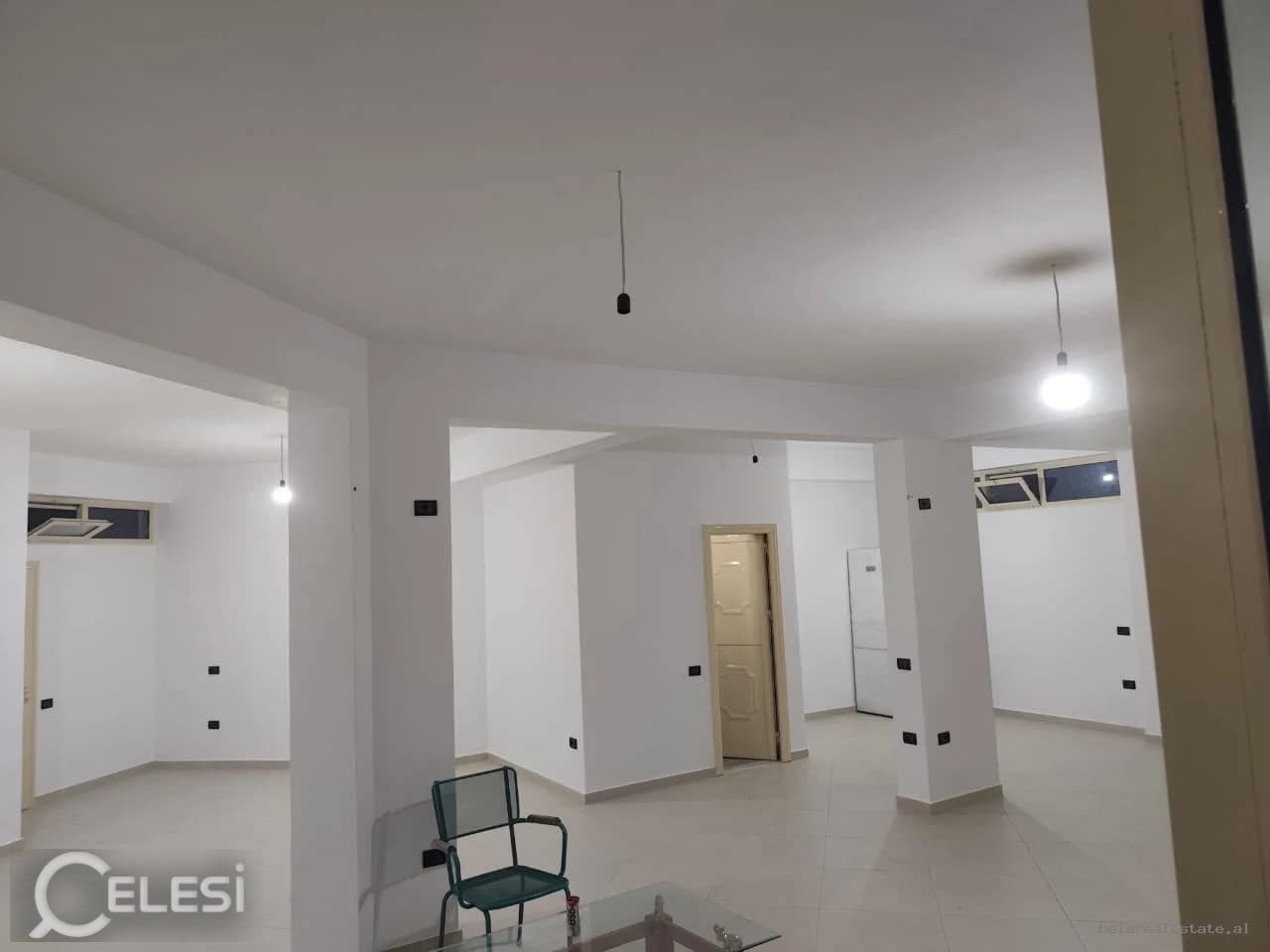 Magazinë me qira, Sauk — foto 3