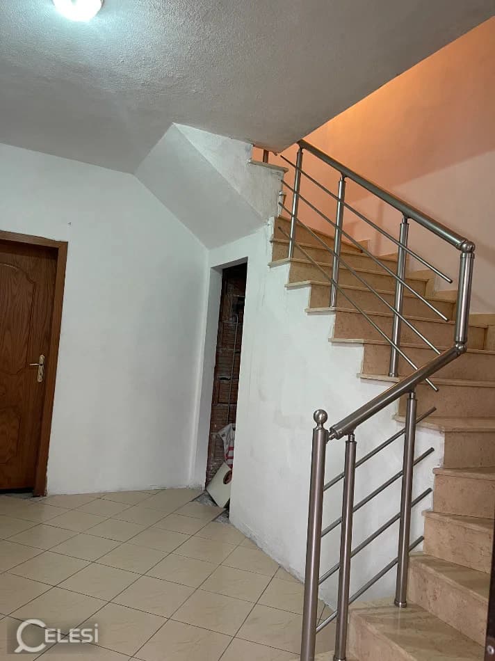 Apartament me qira, Sauk — foto 3
