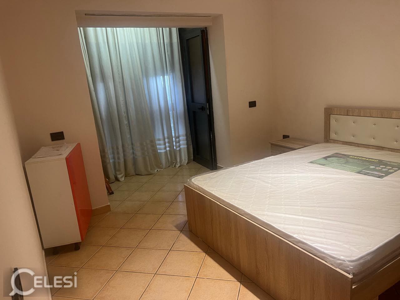 Apartament me qira, Porcelan — foto 3